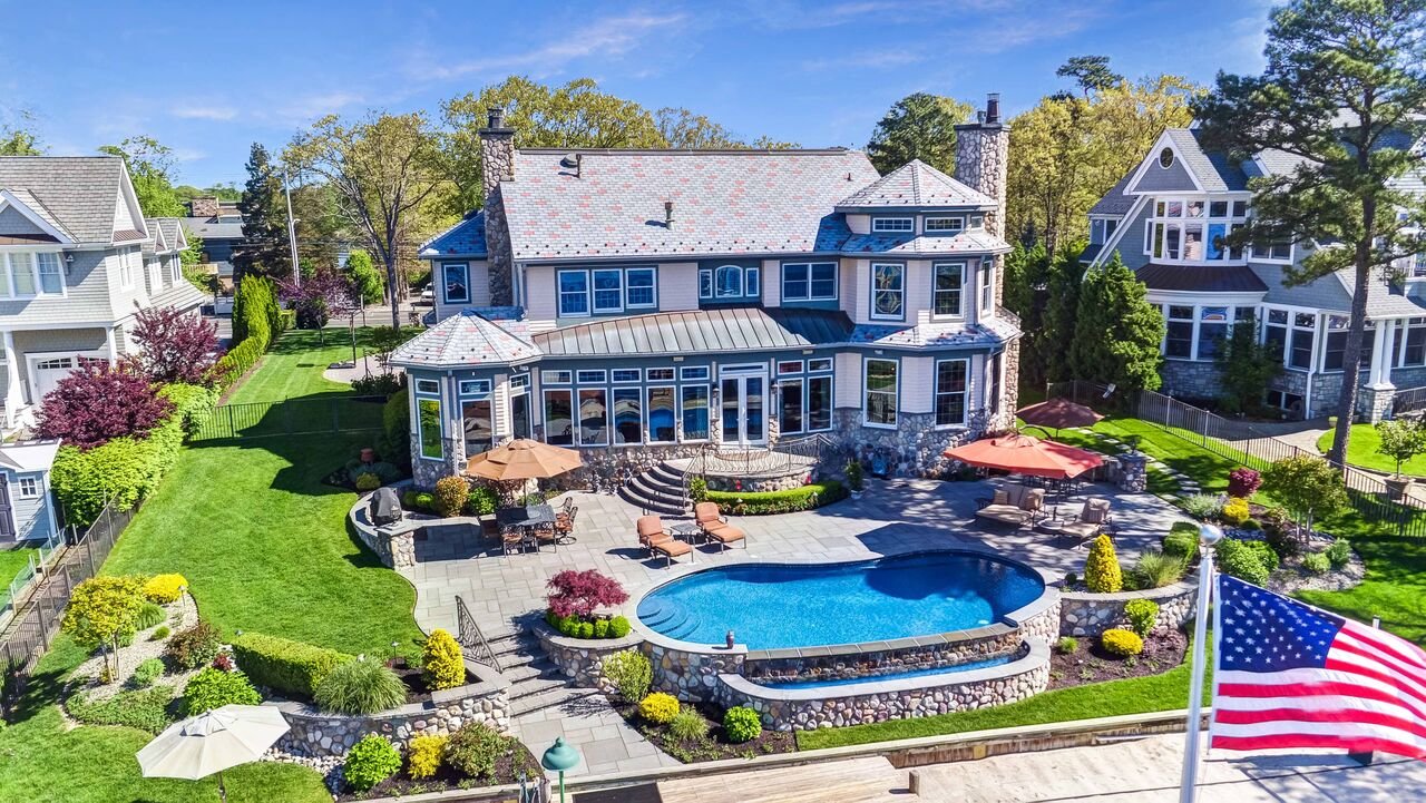 Luxury Riverfront home